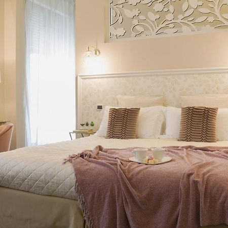Accanto Al Centro B&B Прато Экстерьер фото